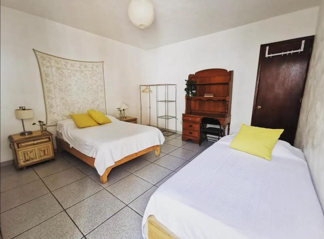 Casa Canario Hostel Guadalajara Buitenkant foto